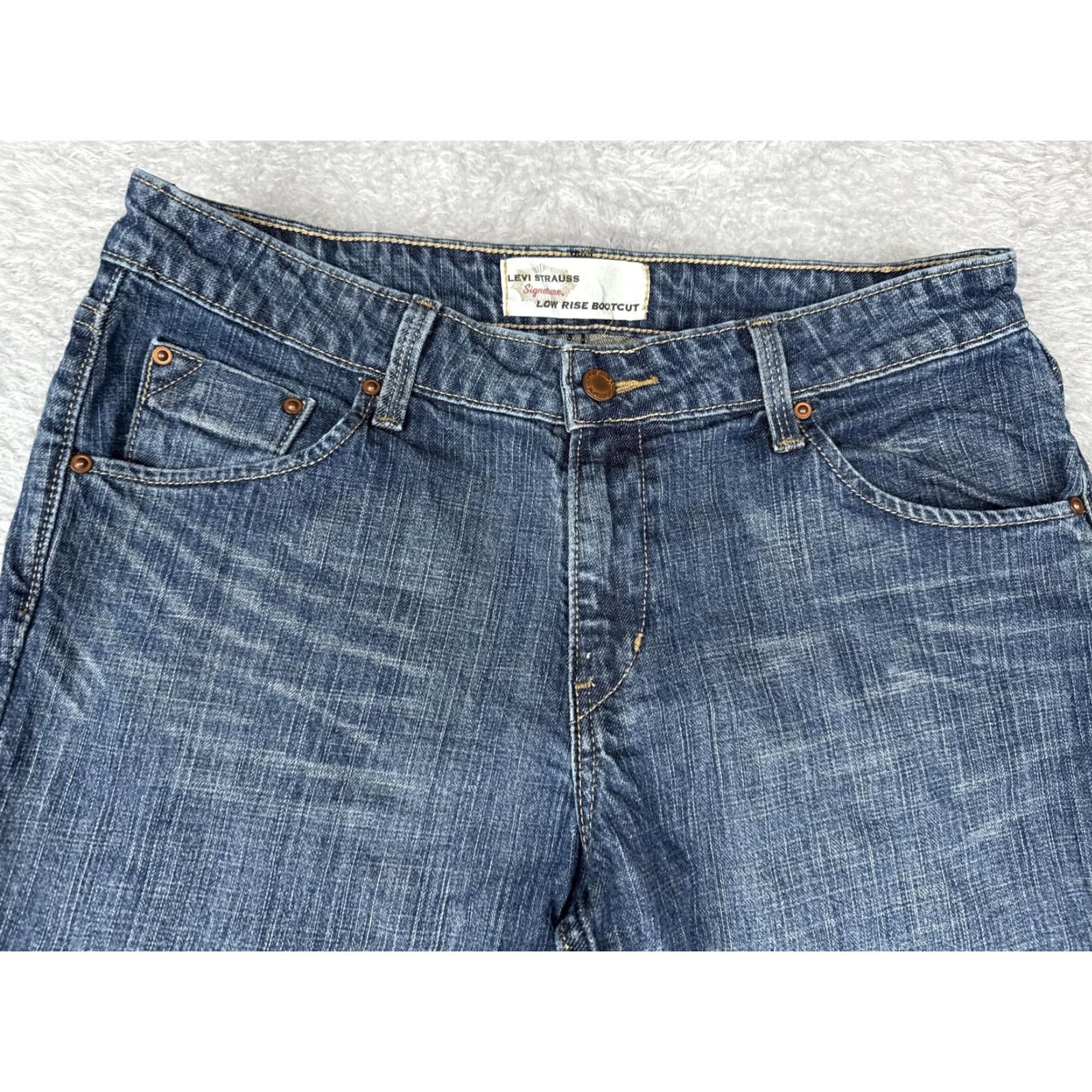 Vintage Levi Strauss Signature Jeans Womens 10 Short Blue Bootcut Jeans with Stretch 30x29 Low Rise 5-Pocket Denim Size 32" / US 10 / IT 46 - 4 Thumbnail