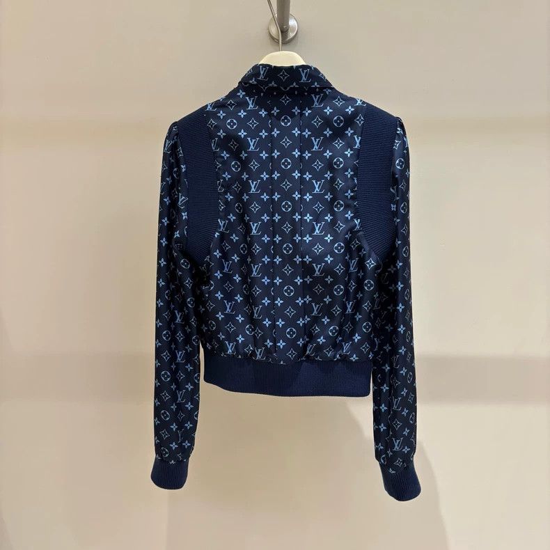 Louis Vuitton Louis Vuitton Blue mulberry silk presbyopic print reversib Size XS / US 0-2 / IT 36-38 - 2 Thumbnail