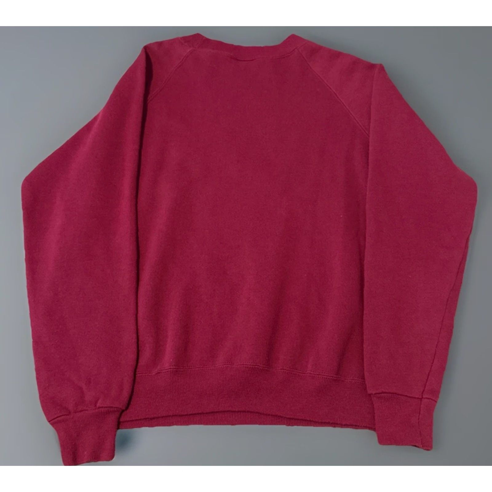 Hanes VINTAGE Hanes Sweatshirt Kitty Cat Red Embroidered Crewneck Medium Unisex Adults Pullover Activewear Size M / US 6-8 / IT 42-44 - 2 Thumbnail