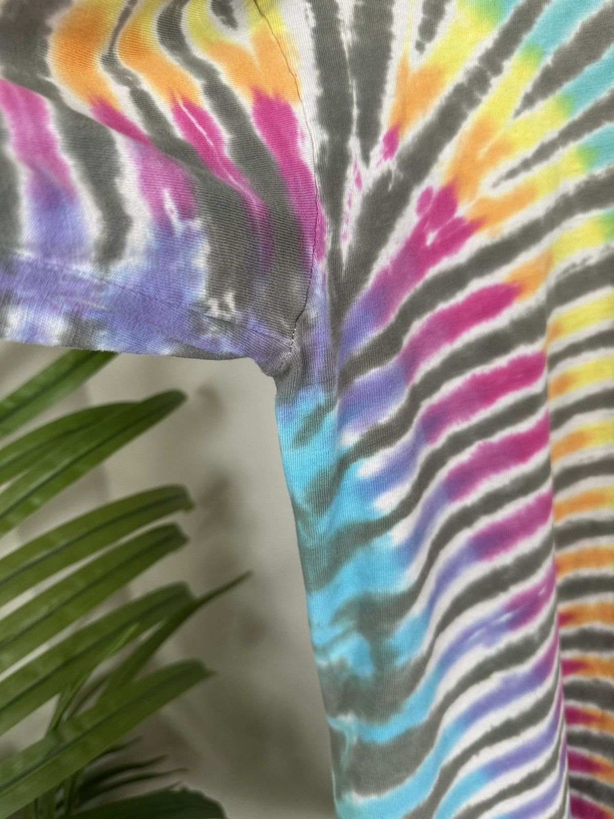 Hanes (L) AMAZING THRASHED OUT Tye Dye Longsleeve Tee Size US L / EU 52-54 / 3 - 8 Thumbnail