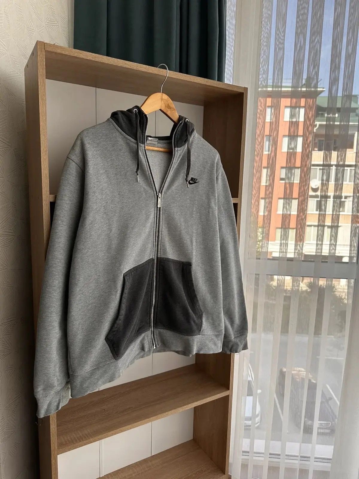 Nike × Vintage Vintage Nike Streetwear Grey Gradient Zip Hoodie Size US L / EU 52-54 / 3 - 1 Thumbnail