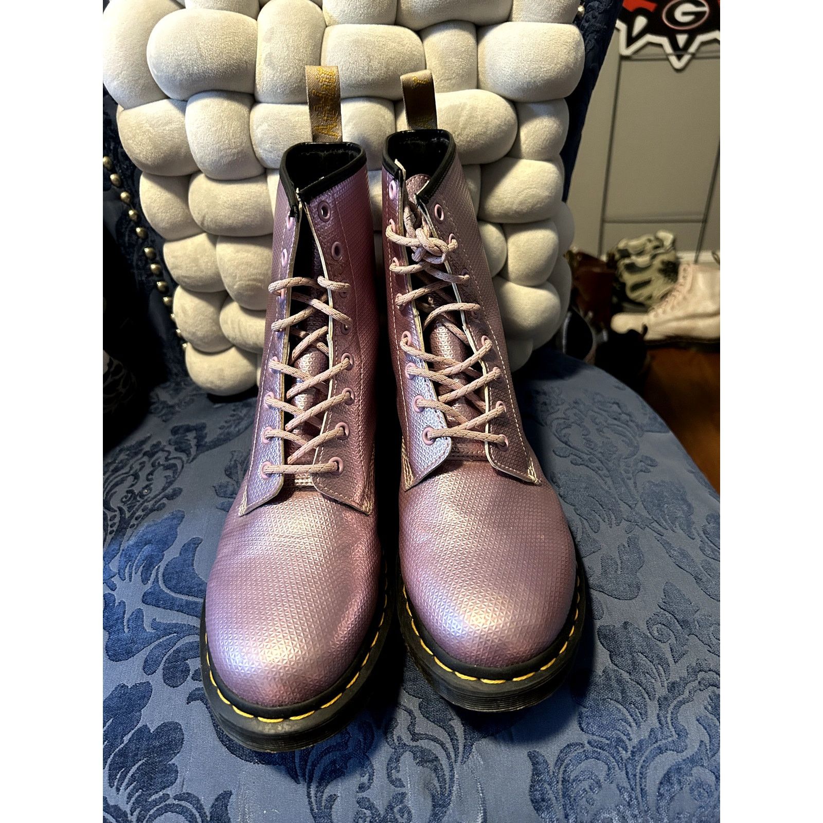 Dr. Martens Dr Martens Vegan 1460 Metallic Lavendar Emboss size 11/EU 43 Size US 11 / IT 41 - 3 Thumbnail