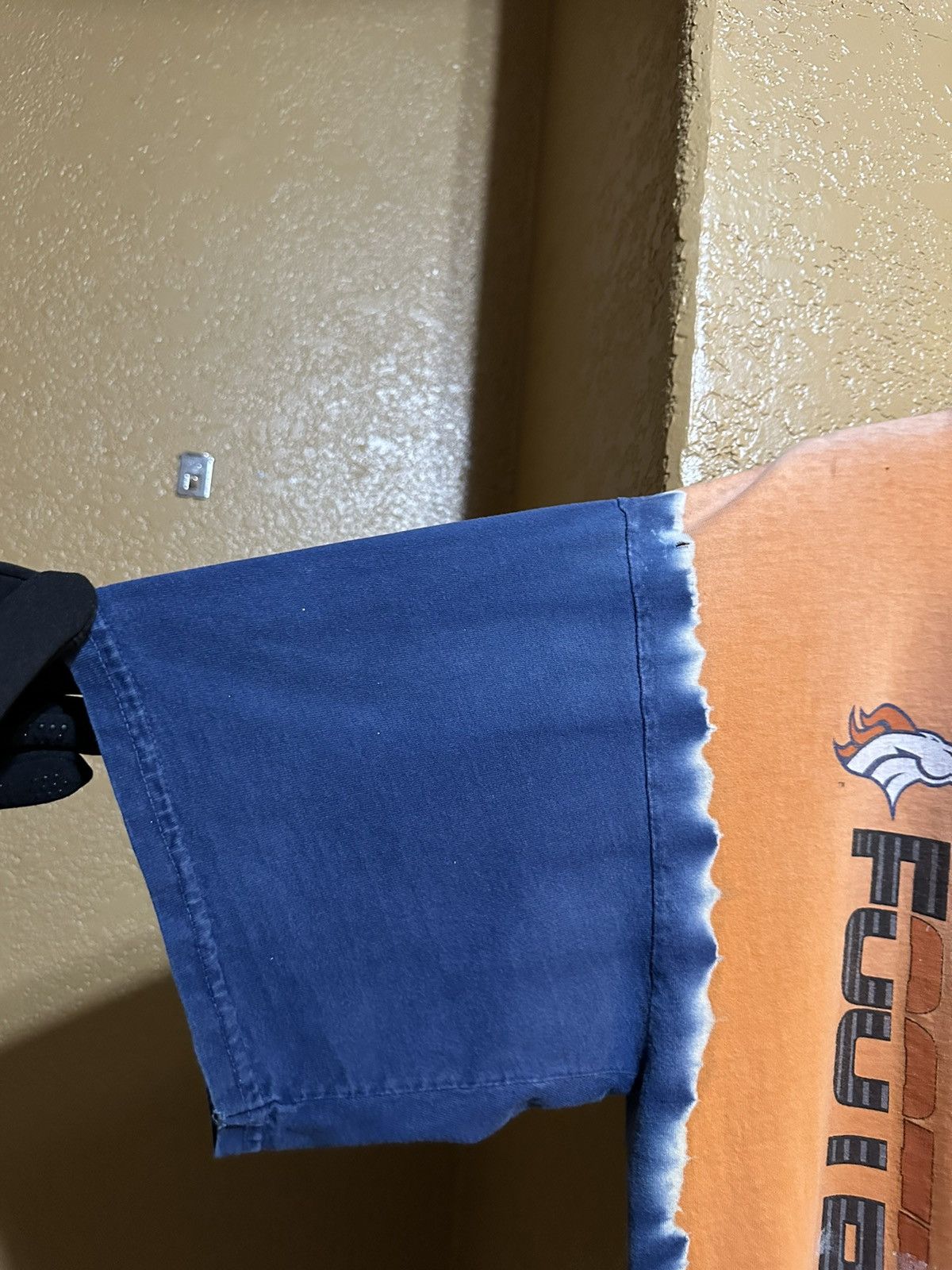 Vintage 🏈 distressed vtg 90s Denver Broncos Tee NFL Size US XL / EU 56 / 4 - 4 Thumbnail