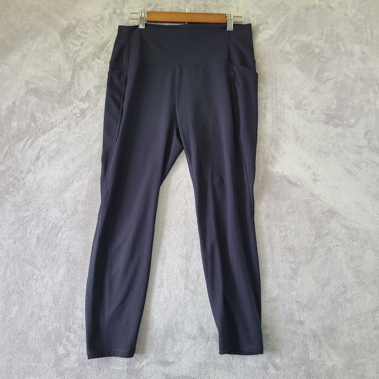 Spyder Spyder Performance Black Leggings Women's XXL - 30"W, 24"L Size 30" / US 8 / IT 44 - 1 Thumbnail
