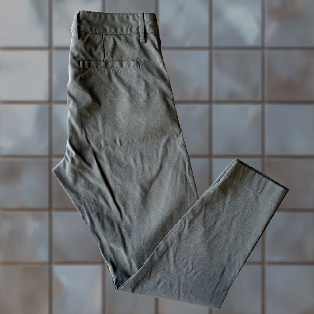 Outlier Outlier Pants 30 Khaki Bomb Dungarees Outdoors Workwear Utility Golf Colorado Pants Men 30 Khaki Bomb Outdoors Workwear Golf Athletic Casual Mens Size US 30 / EU 46 - 1 Thumbnail