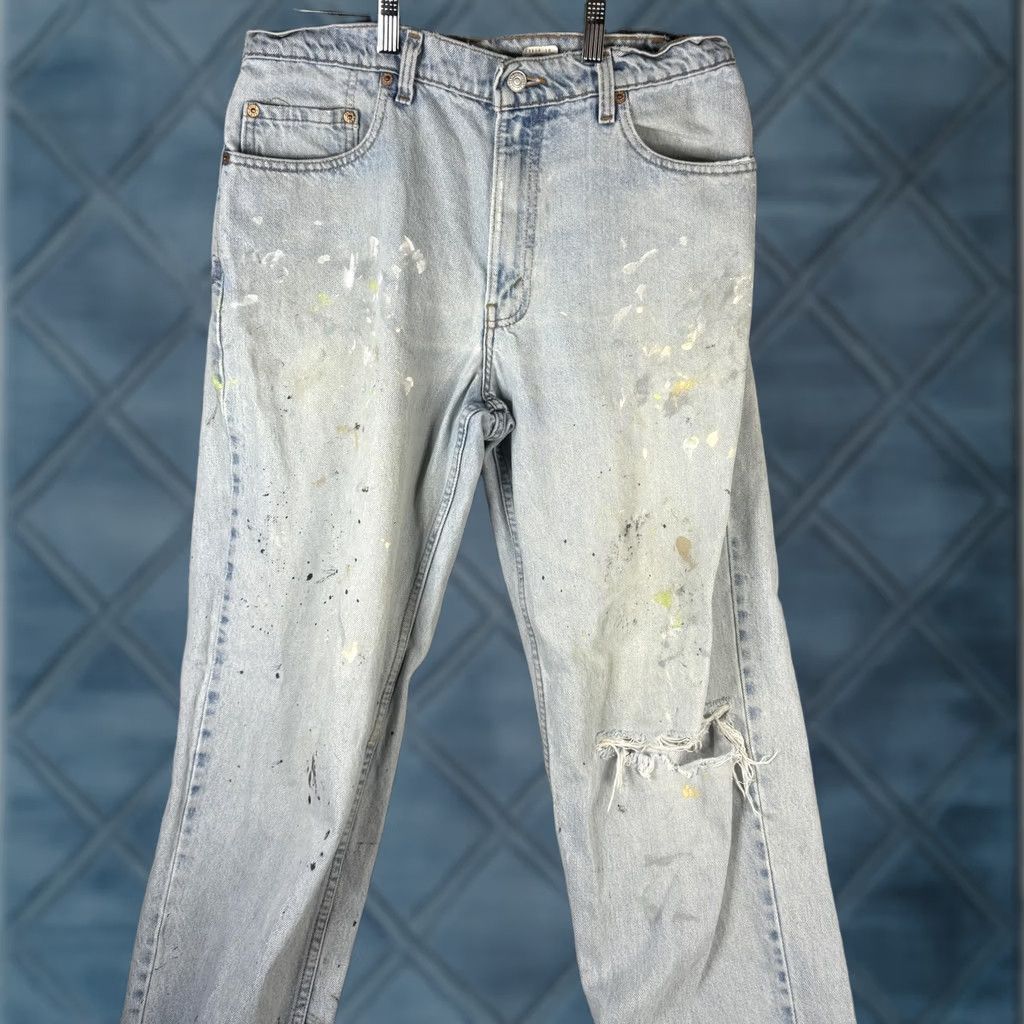 Levi's VINTAGE Levi's 560 Jeans Mens 33x34 Light Wash Blue Paint Loose Tapered USA 90s Size US 33 - 1 Thumbnail