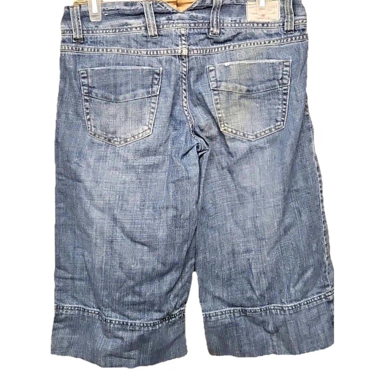 American Eagle Outfitters AE Y2K Light Wash Wide Leg Bermuda Shorts Size 6 Blue Denim Cotton Blend Flat Front Zip Inseam 16 Womens AAEO Size 28" / US 6 / IT 42 - 5 Thumbnail