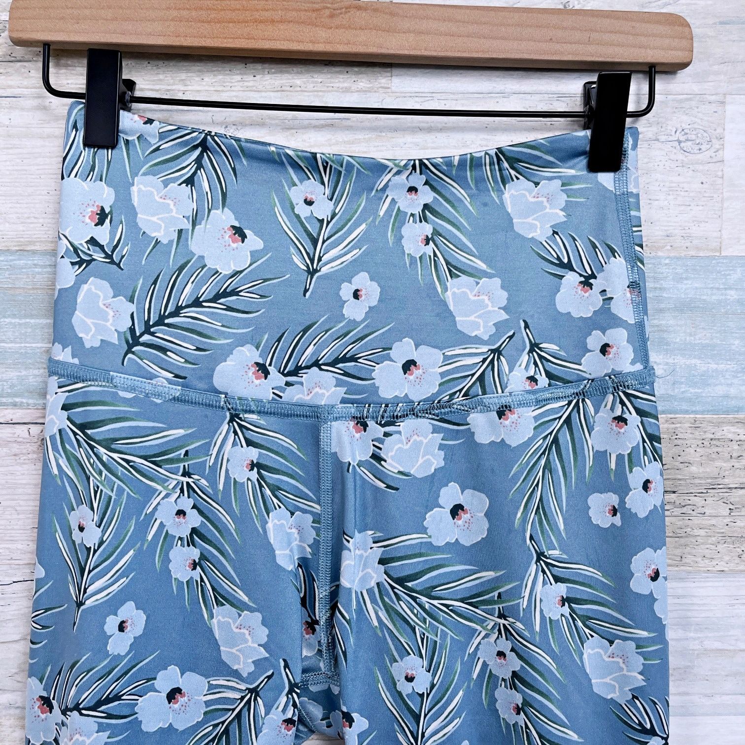 Beyond Yoga Beyond Yoga Floral Lux Print High Waist Midi Leggings Blue S Size 25" / US 0 / IT 36 - 2 Thumbnail