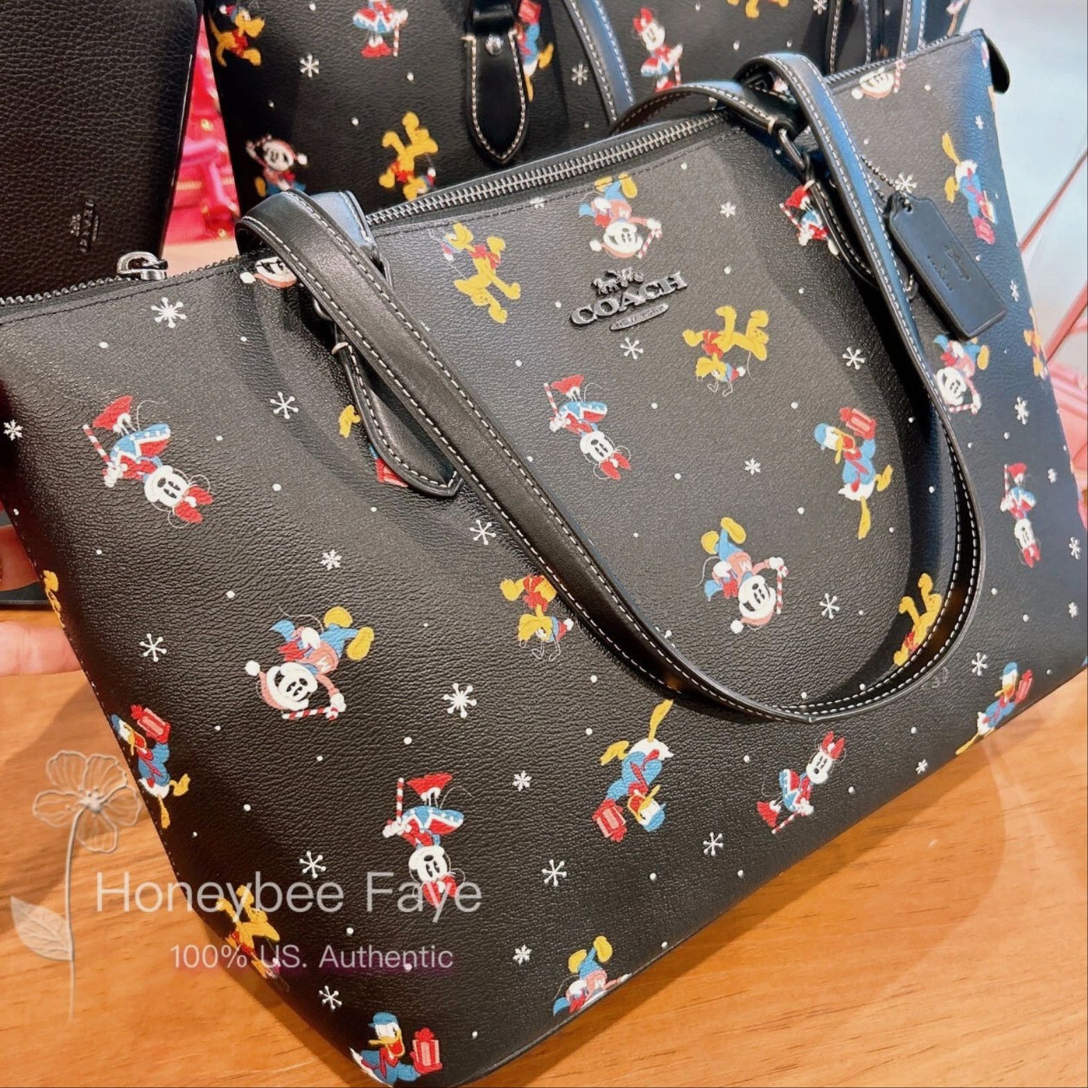 Coach NWT Disney X Coach Gallery Tote With Holiday Print CM189 Size ONE SIZE - 4 Thumbnail
