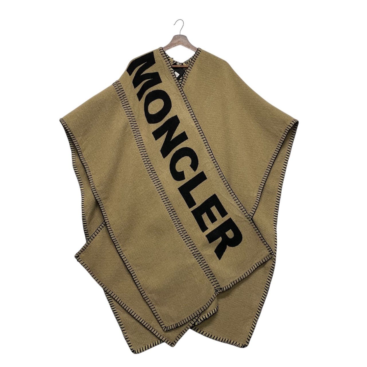 Moncler MONCLER MANTELLA Logo Wool Cape Poncho Size US L / EU 52-54 / 3 - 4 Thumbnail