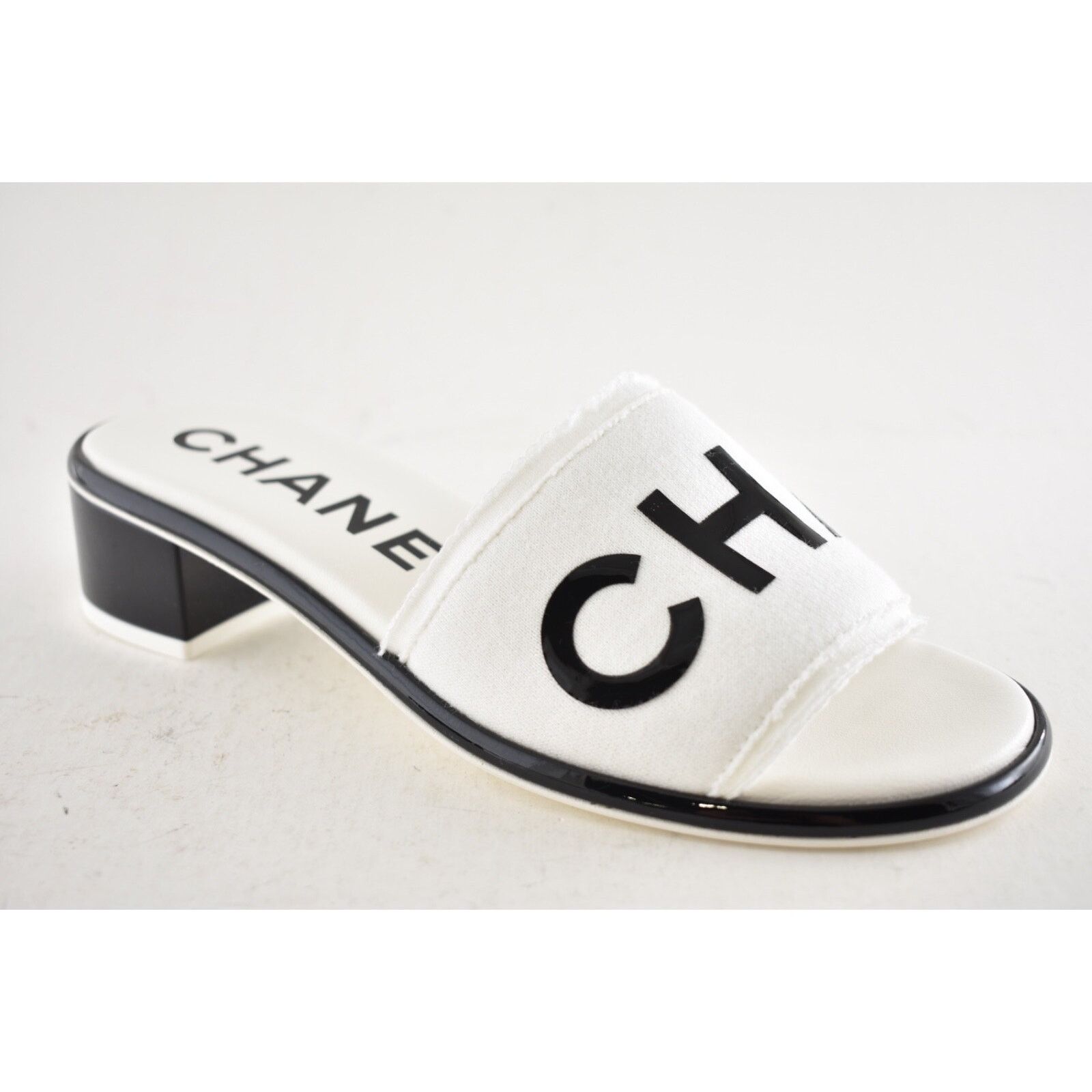 Chanel Chanel 24C White Black CHA NEL Letter Logo Mule Slide Size US 11 / IT 41 - 4 Thumbnail