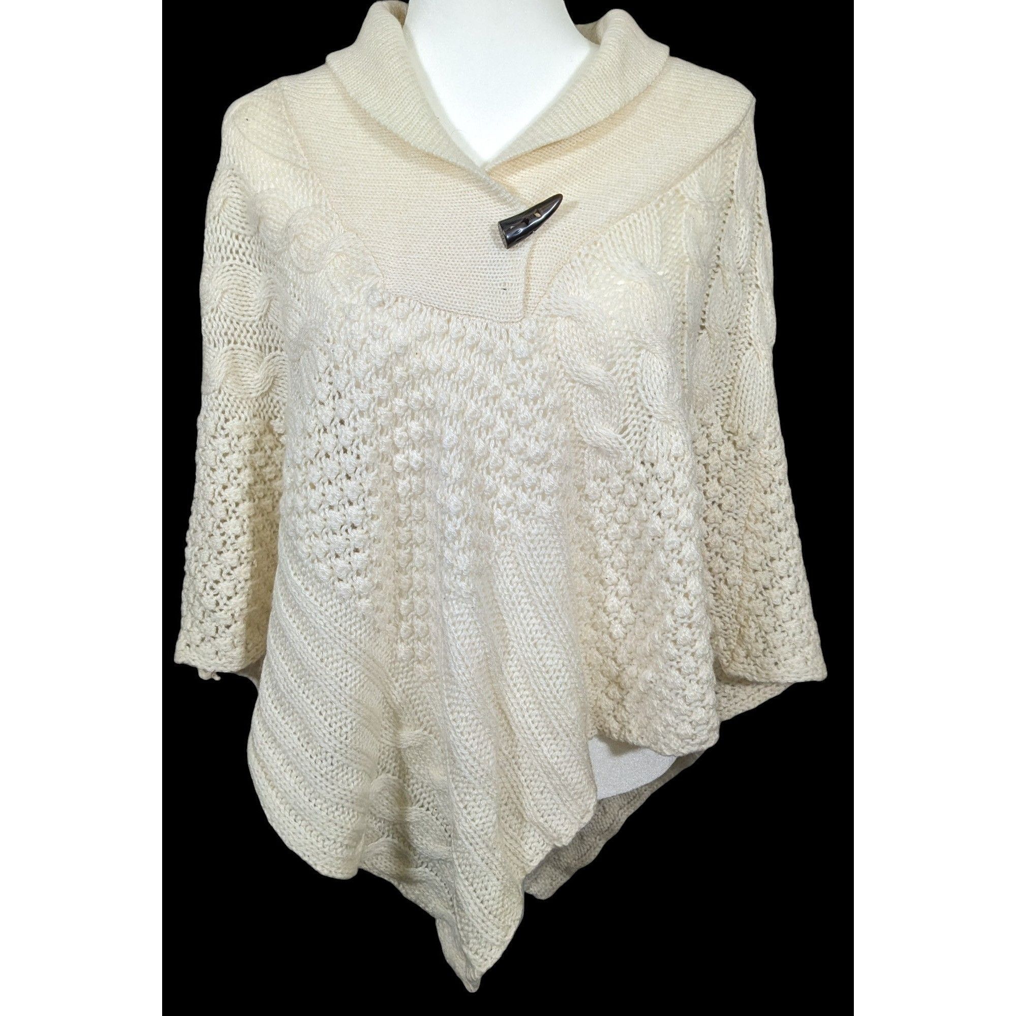 Other Retro Boho Chic Cream Knit Asymmetrical Poncho Size M / US 6-8 / IT 42-44 - 1 Thumbnail