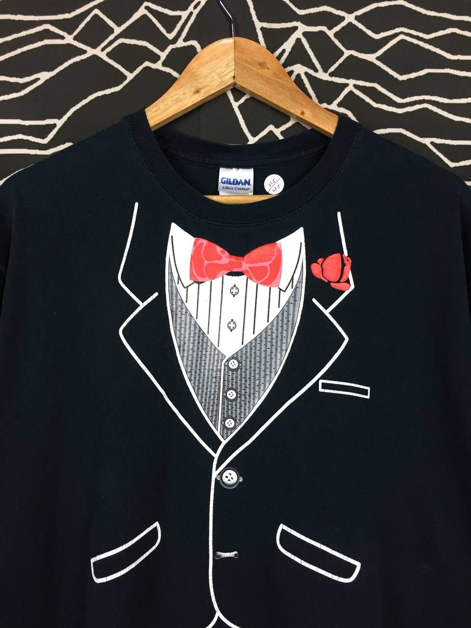 Gildan × Vintage Black Tuxedo Red Bow Tie & Red Rose Funny Party Tee Size US L / EU 52-54 / 3 - 3 Thumbnail