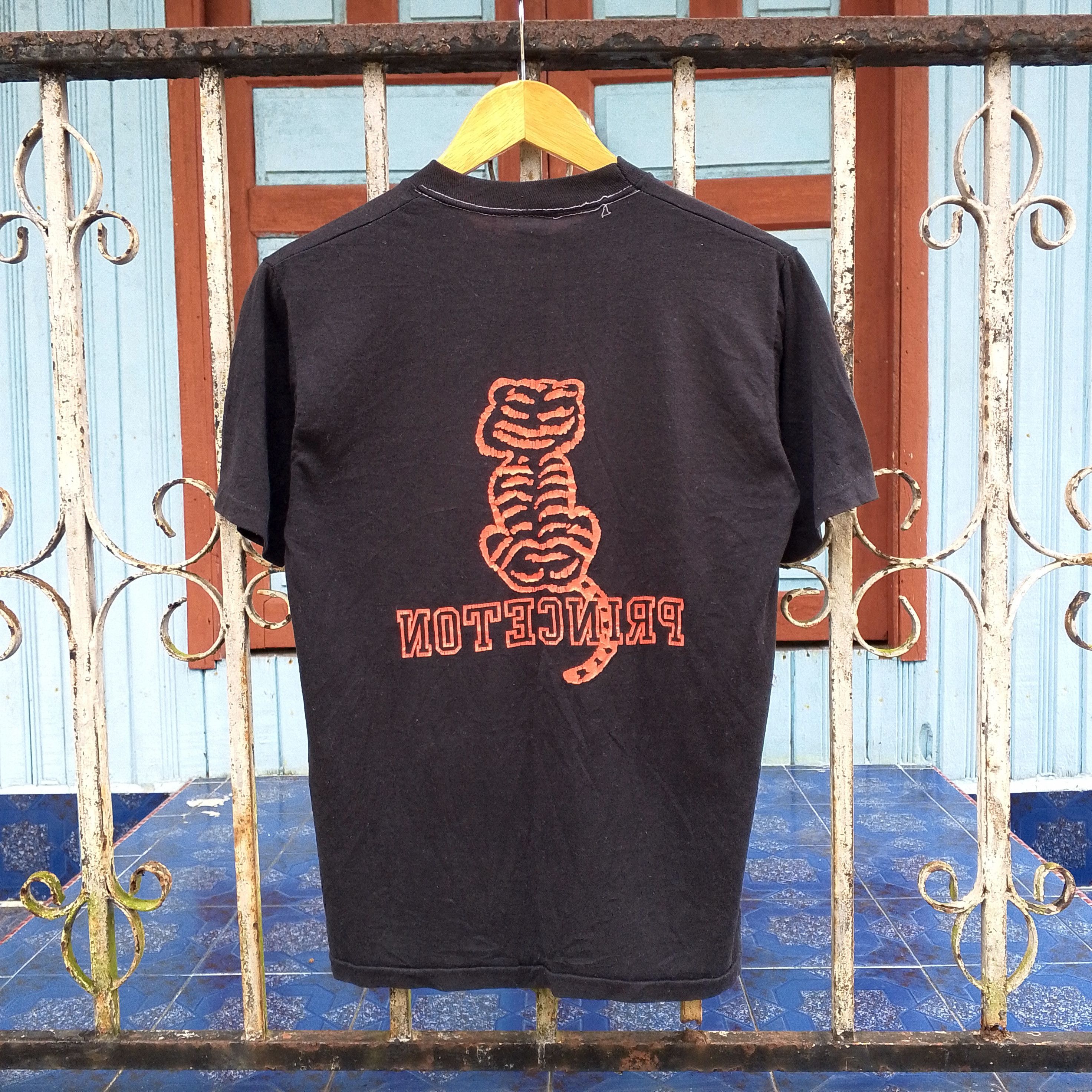 Vintage Vintage Princeton University Mirror Print Tshirt Size M Size US M / EU 48-50 / 2 - 2 Thumbnail
