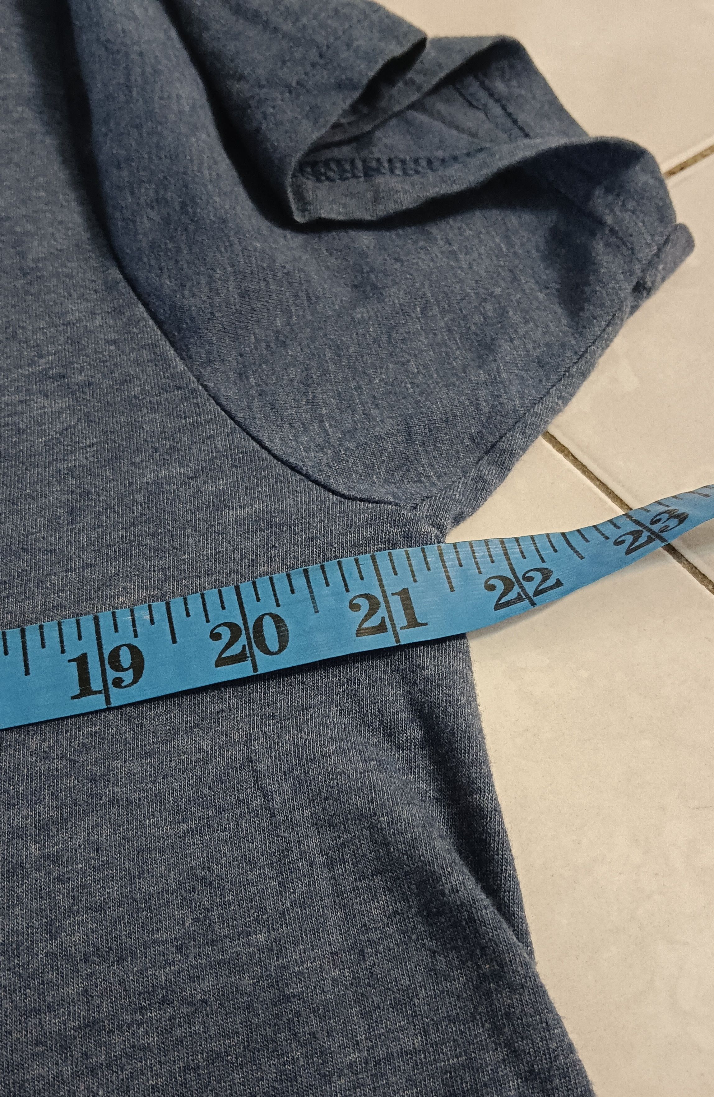 Other Mister Rogers neighborhood T-shirt size L Size US L / EU 52-54 / 3 - 4 Thumbnail