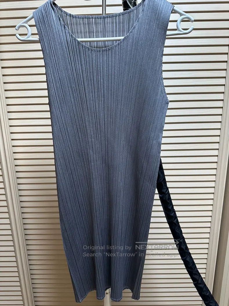 Issey Miyake Mid-Length Vest Dark Gray