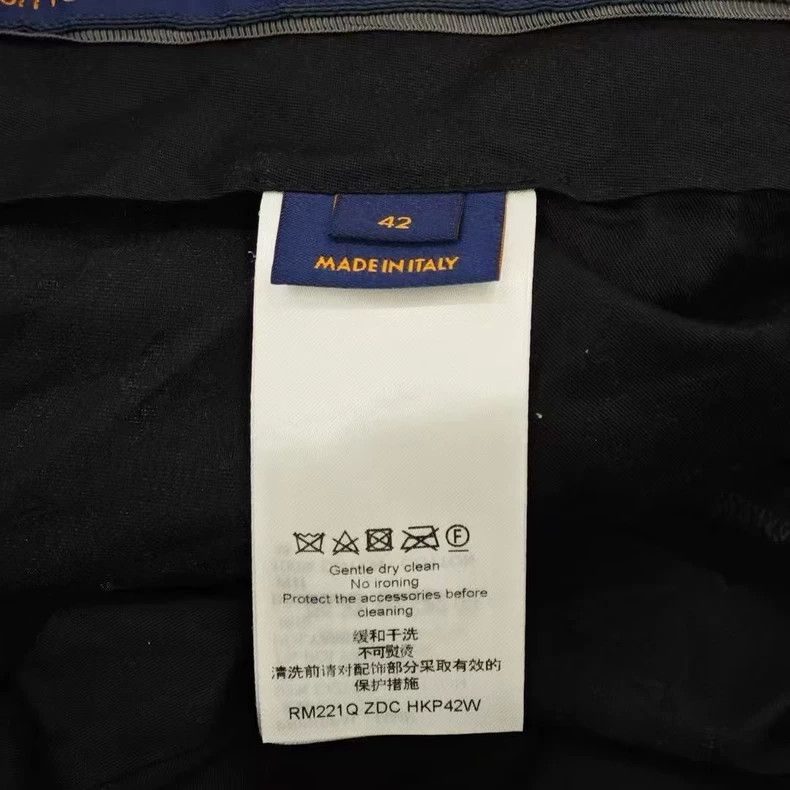 Louis Vuitton Louis Vuitton Embossed Dark Pattern Full Logo Overalls pan Size US 42 / EU 58 - 6 Thumbnail