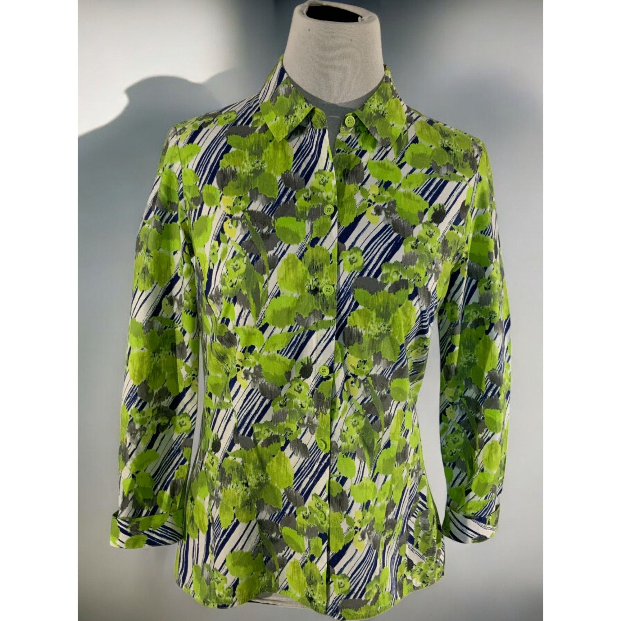 Lafayette 148 Lafayette 148 New York Blouse Green Blue Floral Print 4 Size S / US 4 / IT 40 - 9 Thumbnail