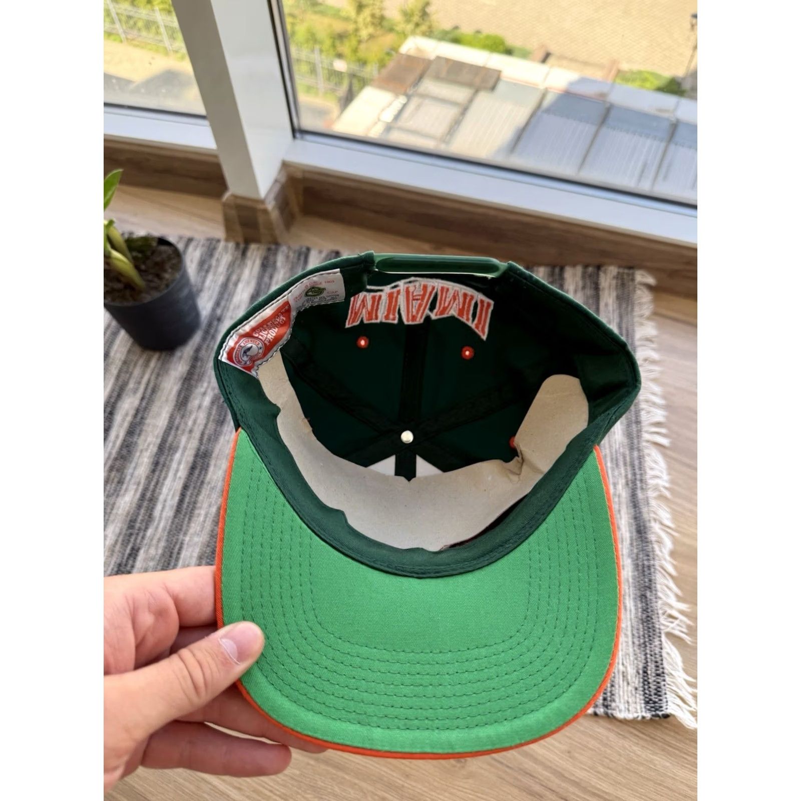 NFL VINTAGE NFL Miami Hurricanes Baseball Cap Hat One Size Green Men Cap Miami Hurricans 90s College United States Cap Size ONE SIZE - 7 Thumbnail