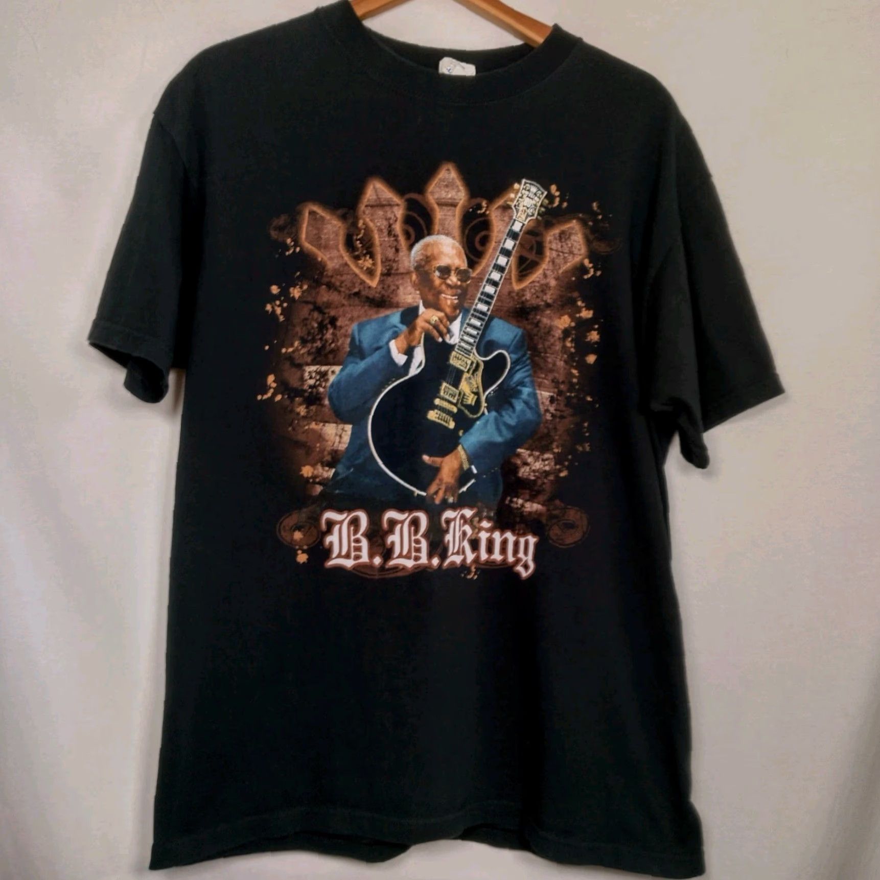 Anvil BB King Shirt Men L 2010 Tour T Black Cotton Knit Short Sleeve Crew Neck Graphic Double-Sided Music Blues Guitarist T-Shirt Anvil Size US L / EU 52-54 / 3 - 2 Thumbnail