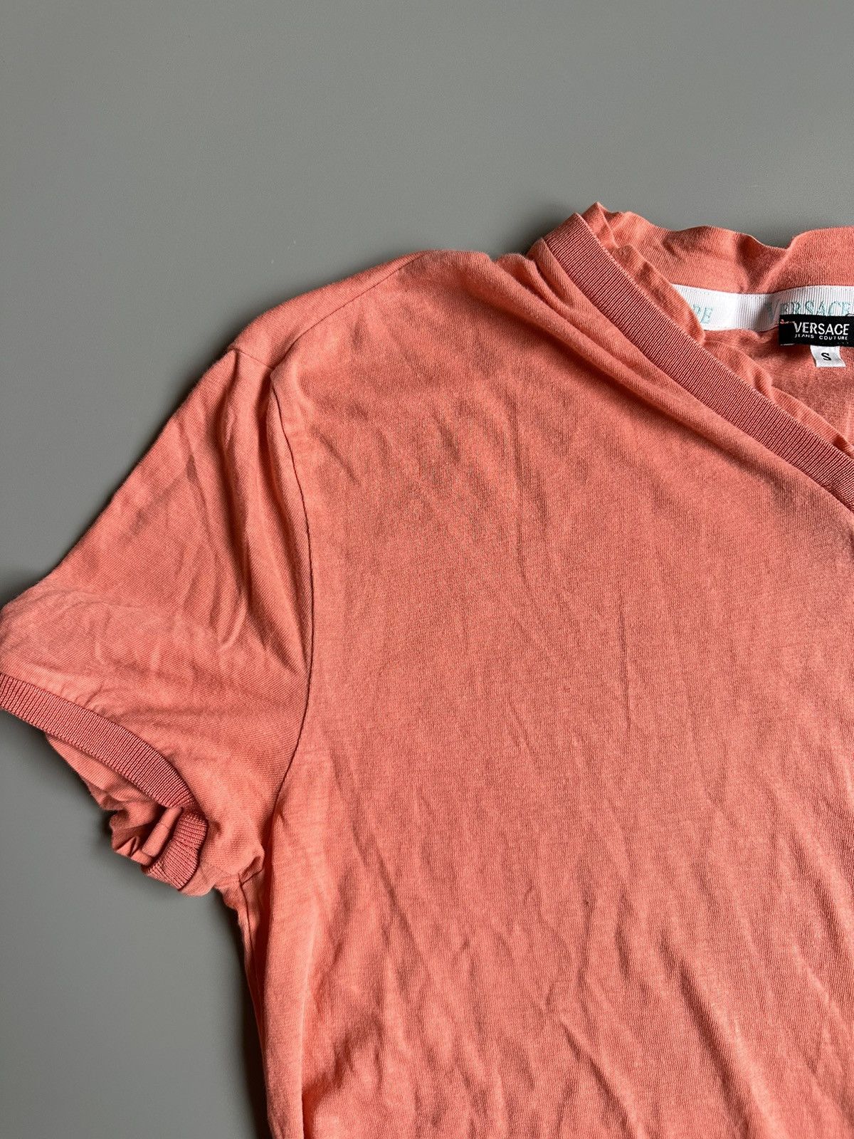Versace Jeans Couture Versace Jeans Couture 90s Vintage Logo Peach Size S t-shirt Size S / US 4 / IT 40 - 6 Thumbnail