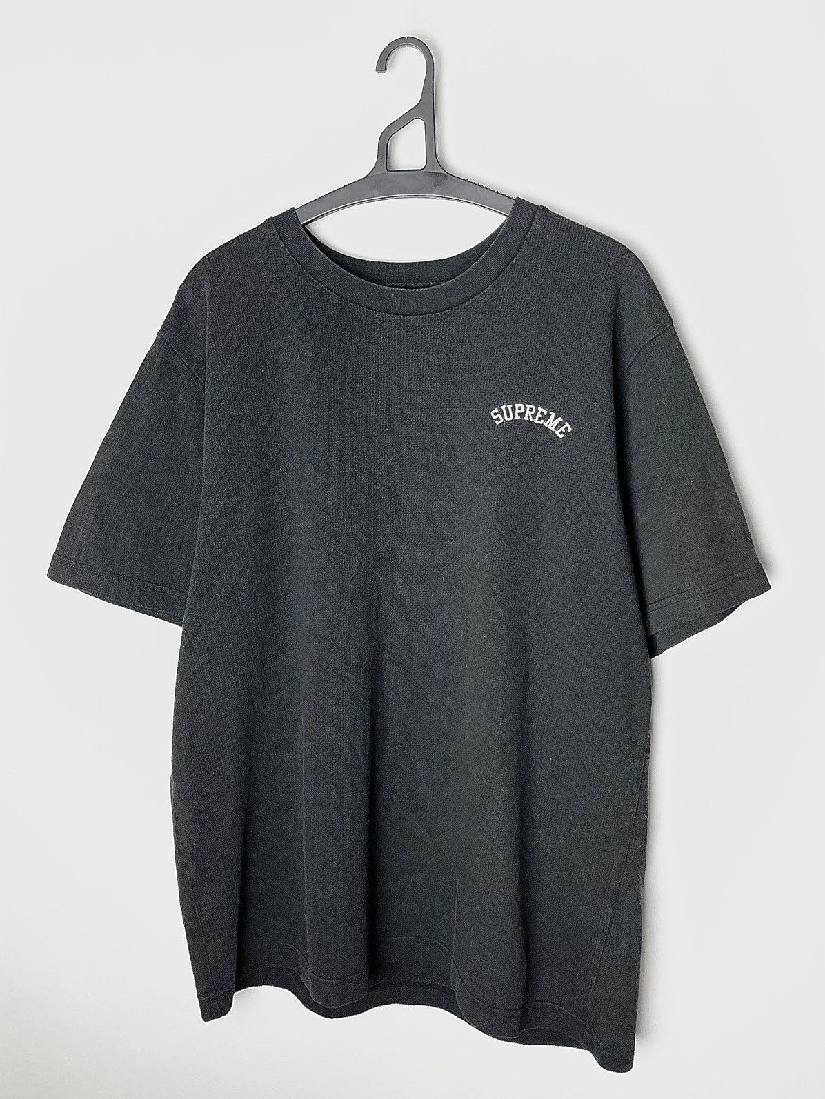 Supreme Supreme Mesh Arc Logo Tee Black - SS18 Size US L / EU 52-54 / 3 - 1 Thumbnail