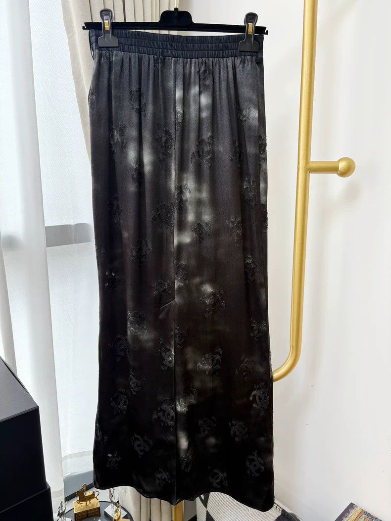 Chanel Chanel 22A black 36-yard ink faded skirt Size 24" / US 00 / IT 34 - 2 Thumbnail