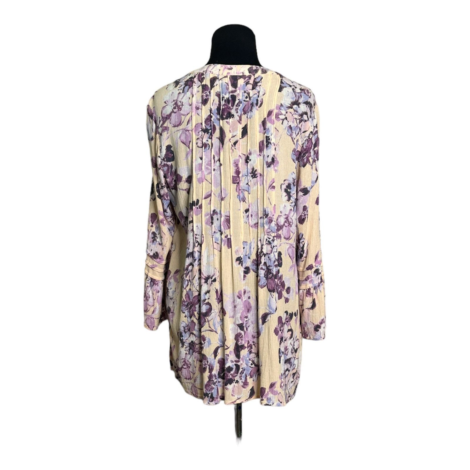 J. Jill J. Jill Pintucked Floral 3/4 Sleeve Tunic Top size M Size M / US 6-8 / IT 42-44 - 2 Thumbnail