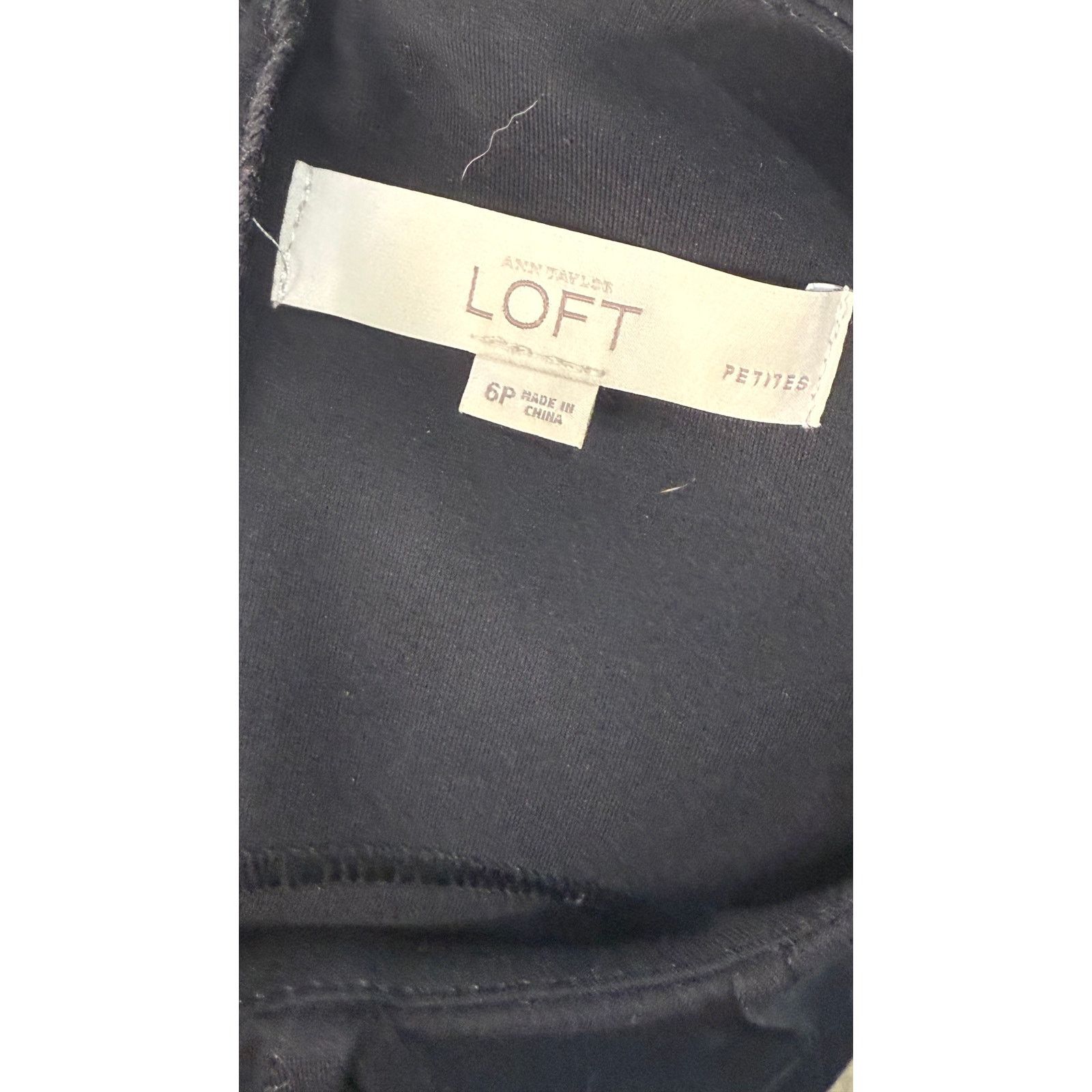 Loft LOFT Petite Black Sleeveless Sheath Dress Size 6 Knee Length Size M / US 6-8 / IT 42-44 - 2 Thumbnail