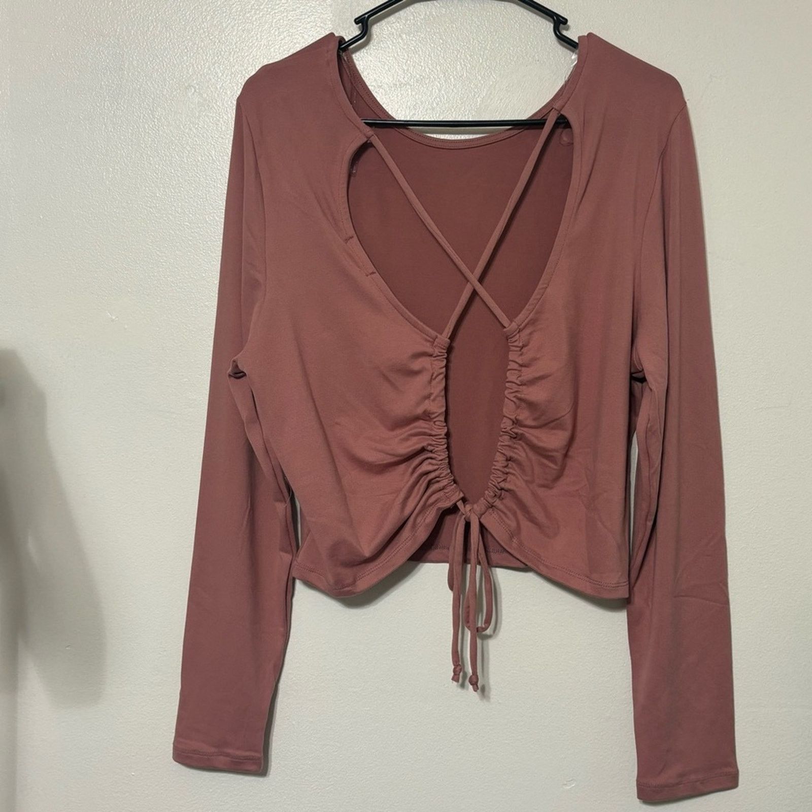 Other Fashion Nova Rose Back Cutout Cross Strap Crop Top 2X NWT Size XXL / US 16-18 / IT 52-54 - 12 Thumbnail