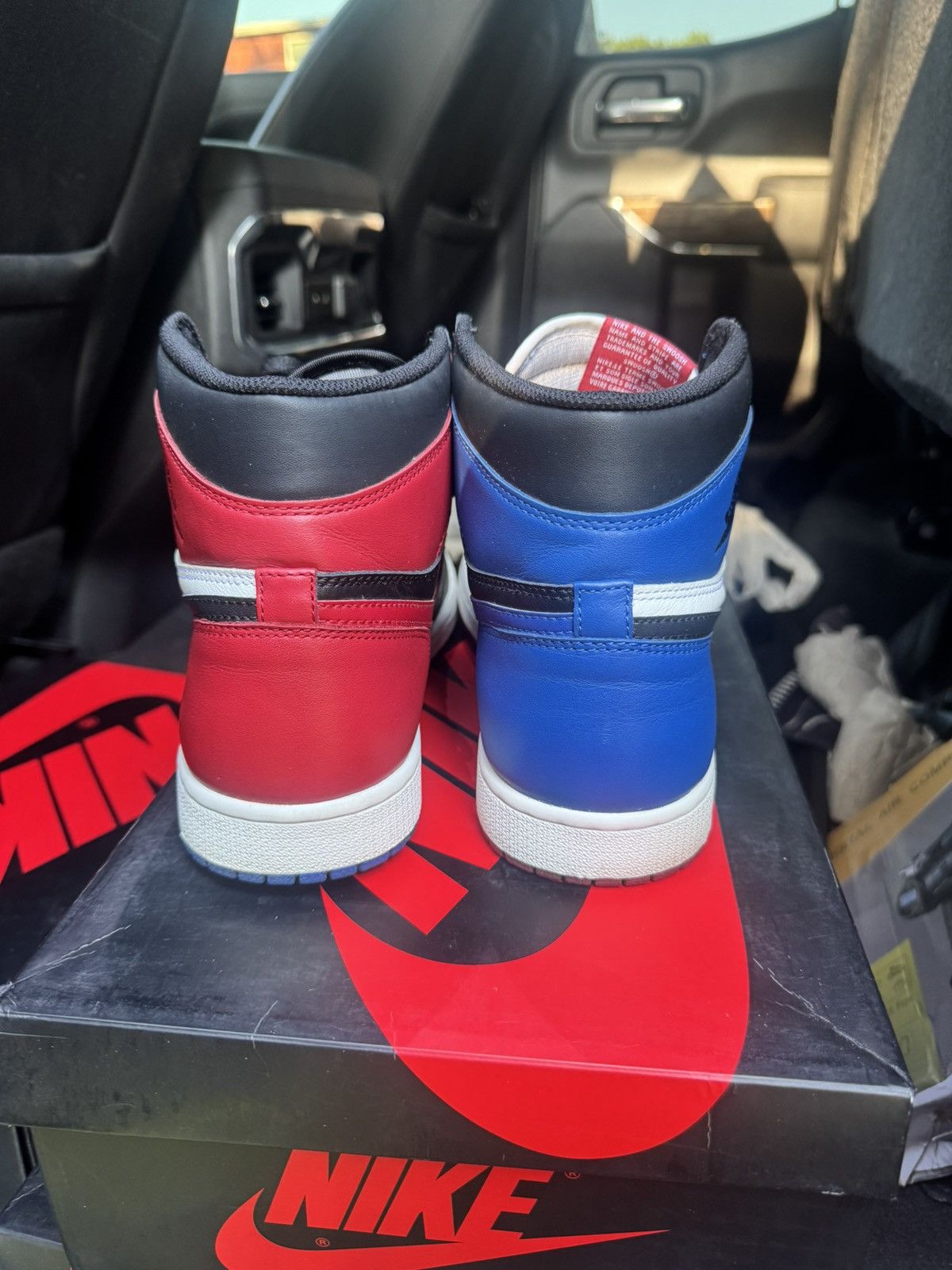 Jordan Brand Jordan 1 High retro Top 3 Size US 11 / EU 44 - 4 Thumbnail