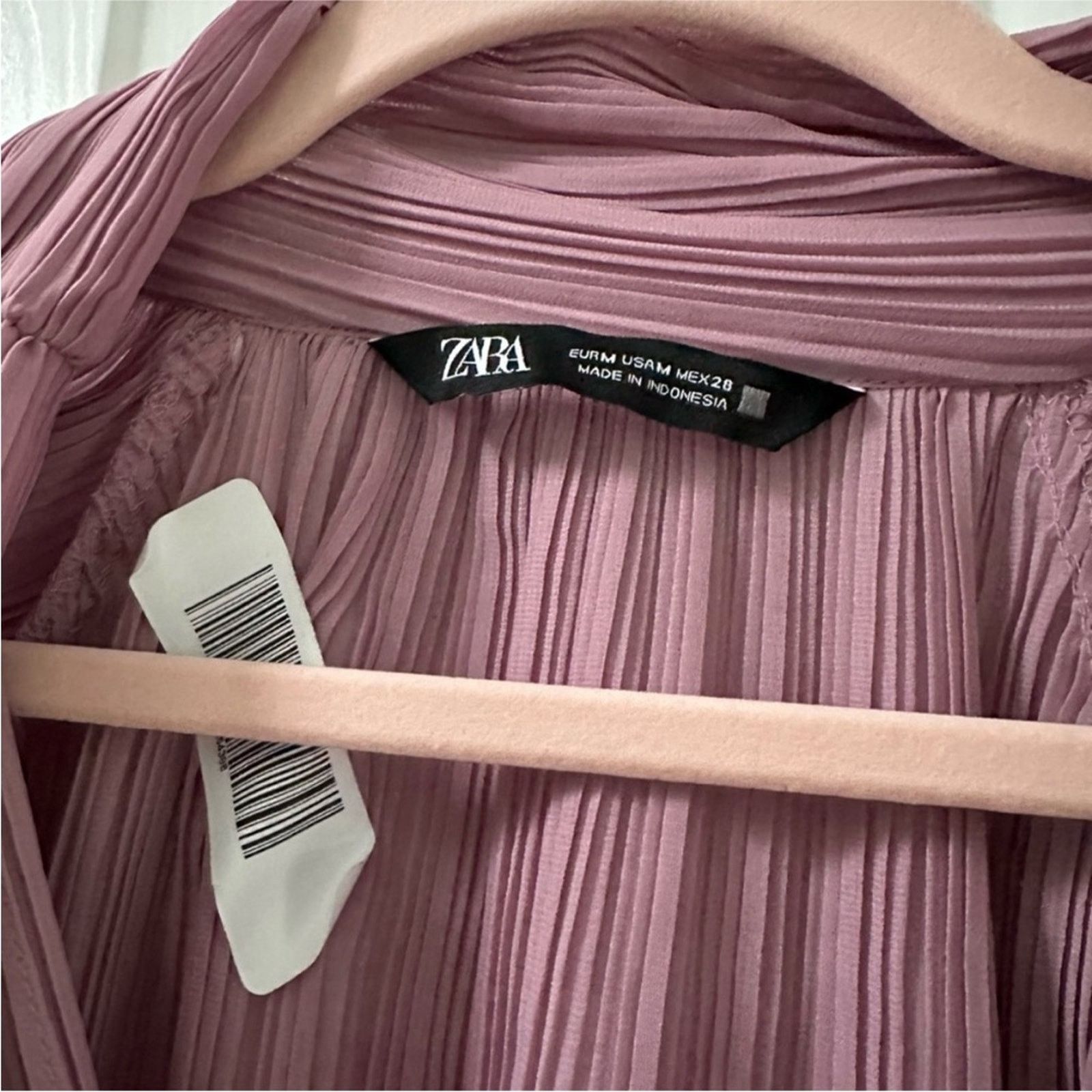 Zara NWOT Zara Mauve Pleated Blouse size medium Size M / US 6-8 / IT 42-44 - 3 Thumbnail