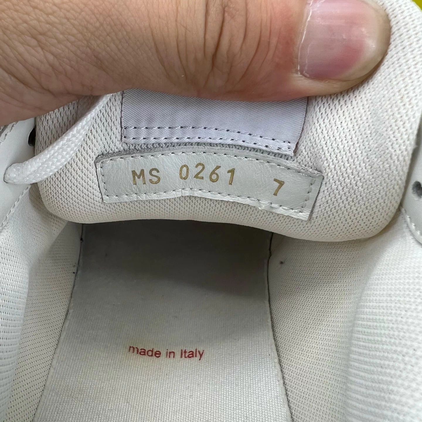 Louis Vuitton LV Trainer White/Red Velcro US7/41 Size US 8 / EU 41 - 8 Thumbnail