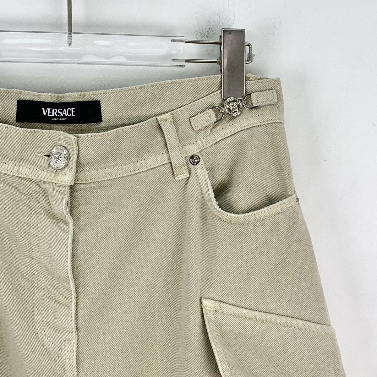 Versace Versace 24SS Khaki Multi-pocket Cotton Cargo Pants K26WX Size 26" / US 2 / IT 38 - 3 Thumbnail