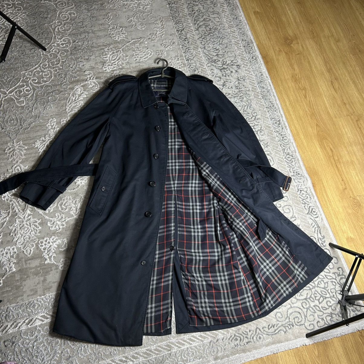 Burberry Burberrys trench coat vintage Size US L / EU 52-54 / 3 - 1 Thumbnail