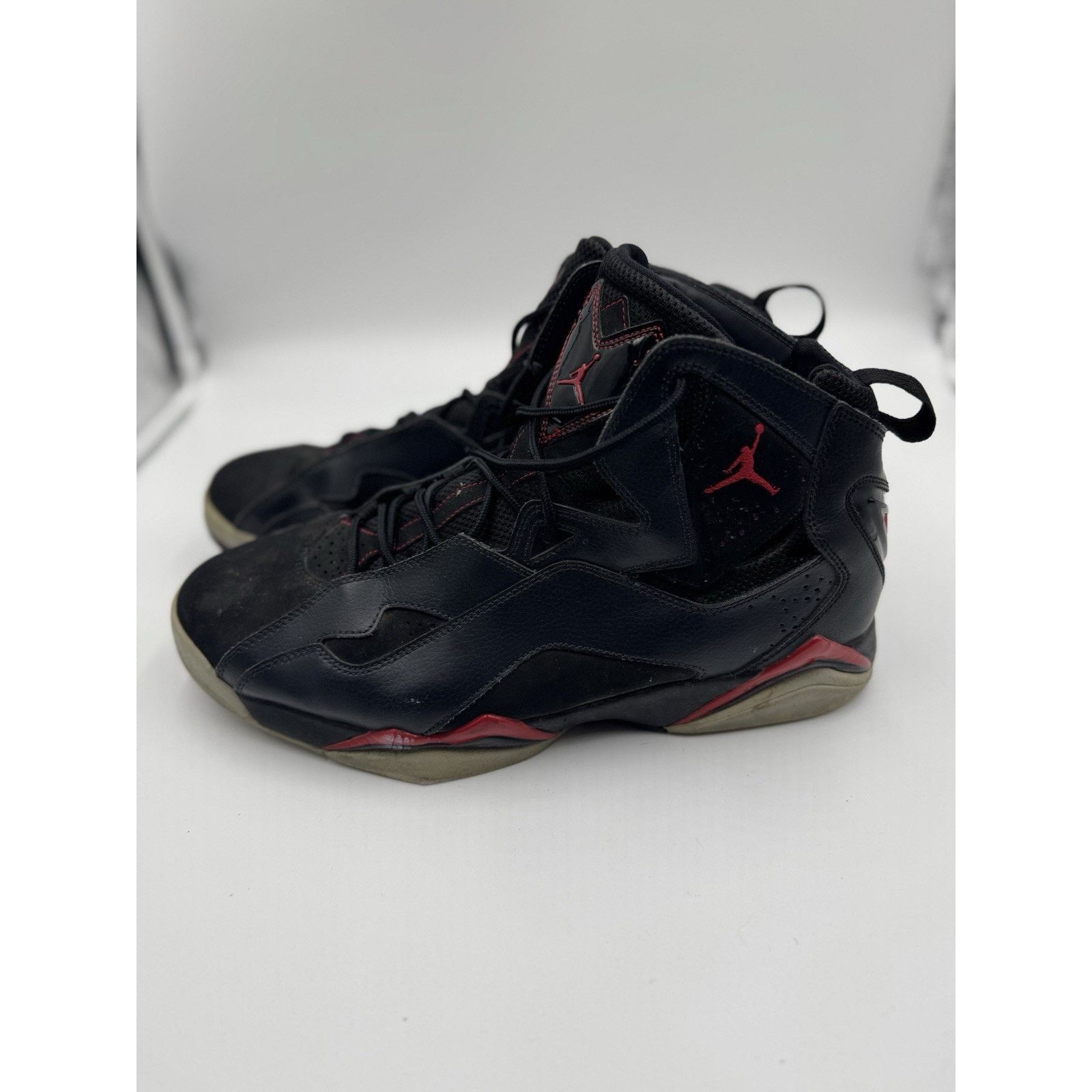 Jordan Brand Size 13 - Jordan True Flight Black Red Grey NBS327 Size US 13 / EU 46 - 1 Thumbnail