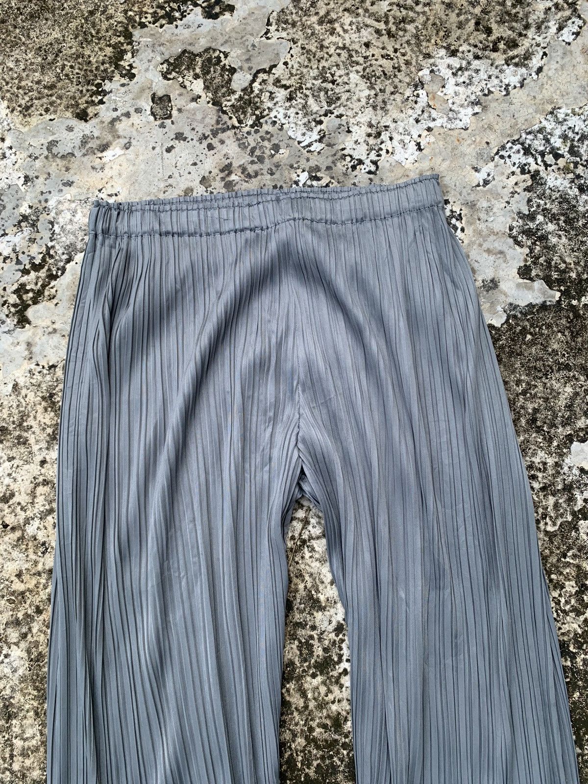Pleats Please Issey Miyake Issey Miyake Pleated Pants Size 30" / US 8 / IT 44 - 2 Thumbnail
