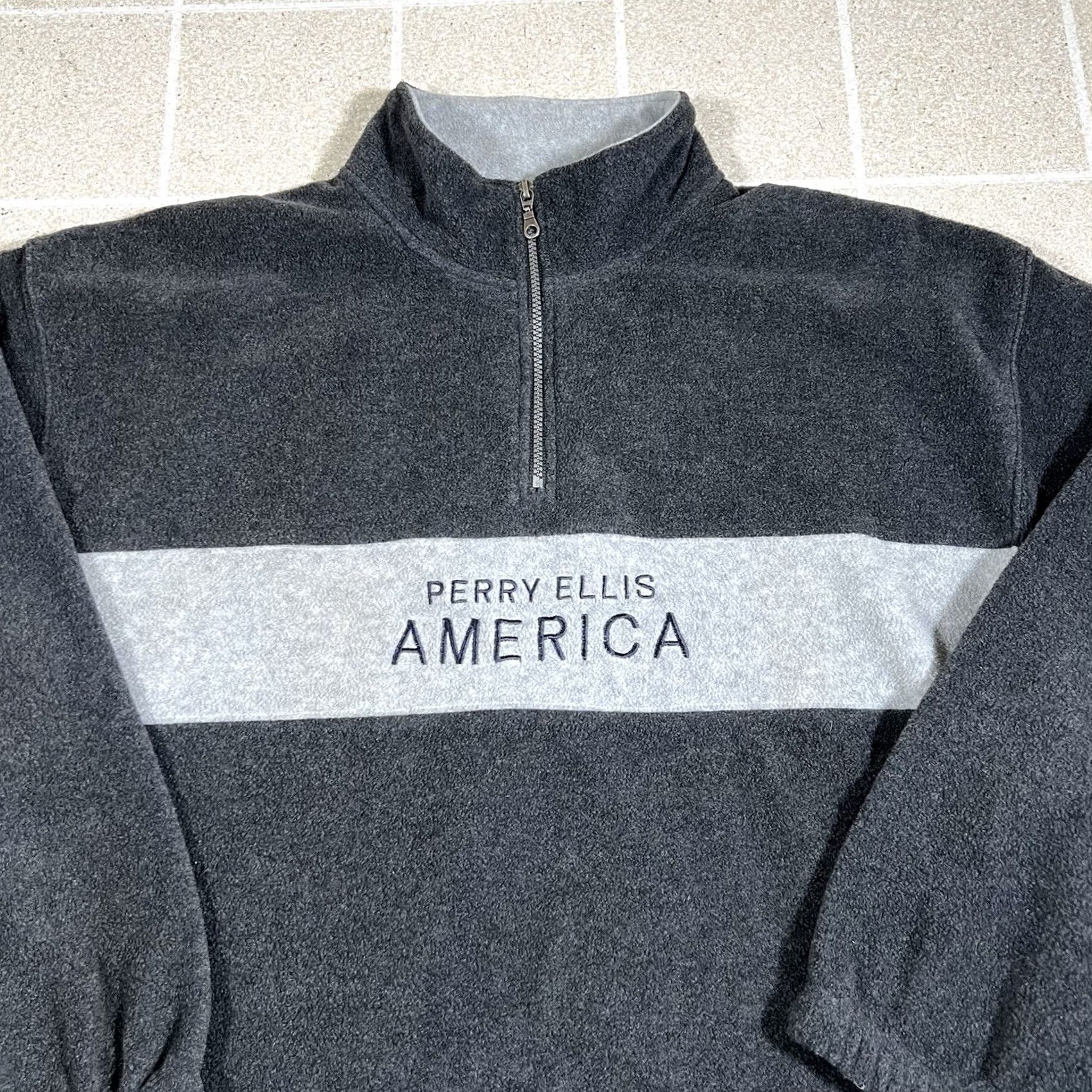 Perry Ellis VINTAGE Perry Ellis America Sweatshirt 1/4 Zip Pullover Black Mens 2XL Fleece Size US XXL / EU 58 / 5 - 2 Thumbnail