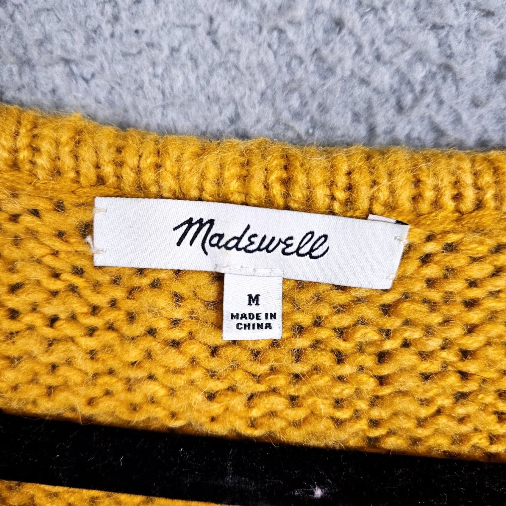 Madewell Madewell Pullover Sweater V-Neck Balloon Sleeve XS? no, M color Yellow Size M Women Unit? Not needed. Size M / US 6-8 / IT 42-44 - 7 Thumbnail
