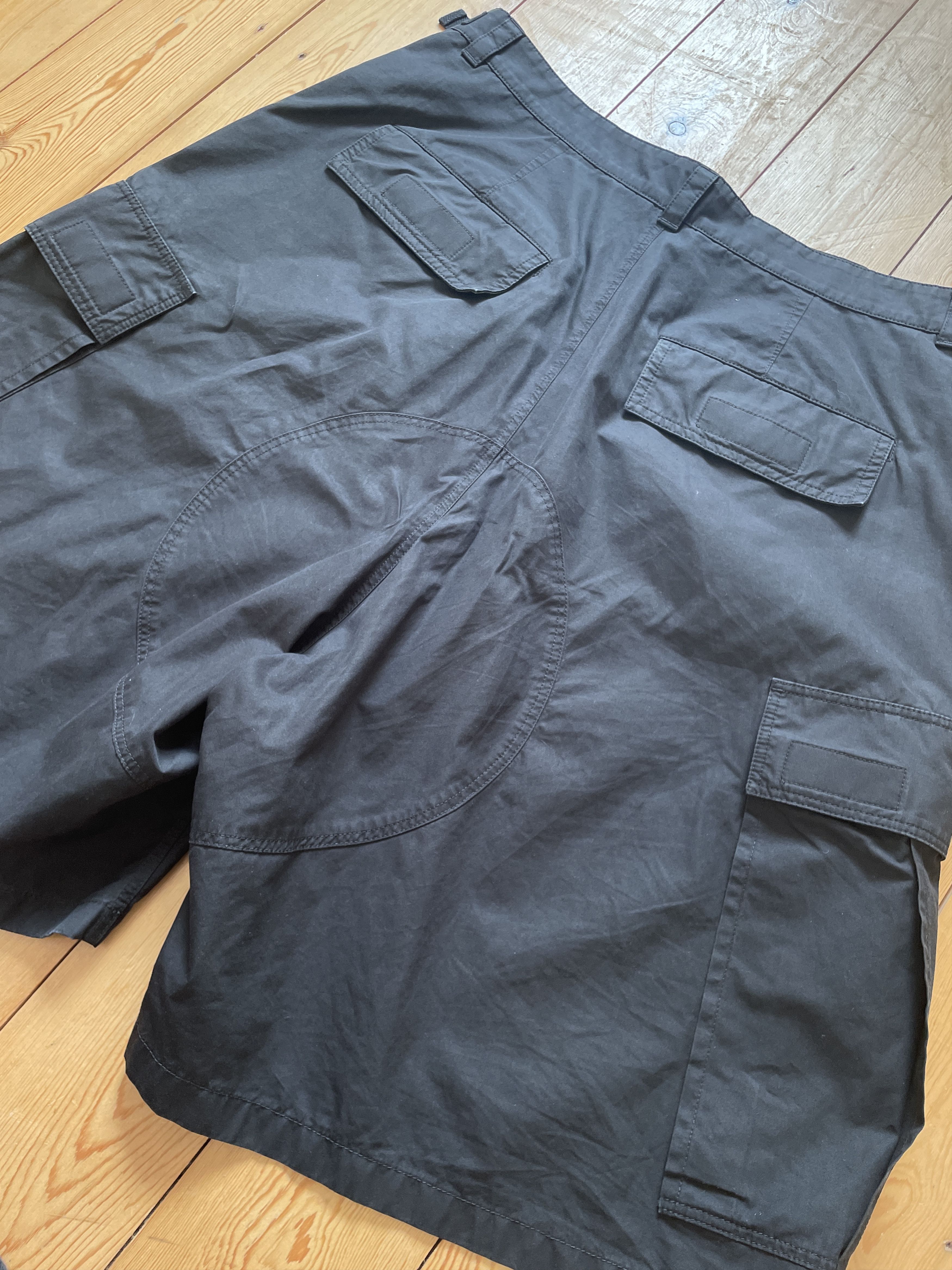 Balenciaga Balenciaga - Baggy Cotton Poplin Cargo Shorts Size US 34 / EU 50 - 6 Thumbnail