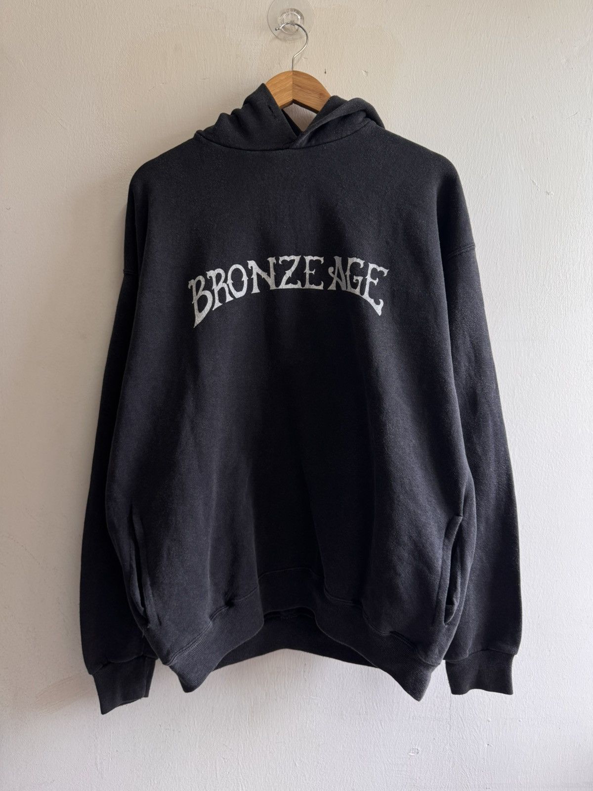VINTAGE 90s BRONZE AGE PULLOVER HOODIE BUG BACHIT DESIGN🔥