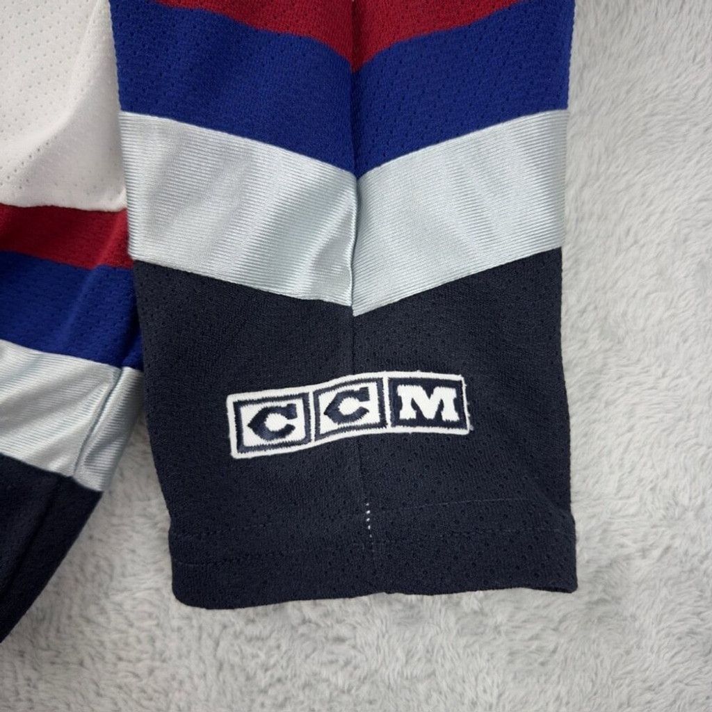 Ccm Vintage Vancouver Canucks Youth Size Small/Medium Hockey Jer Size US S / EU 44-46 / 1 - 10 Thumbnail