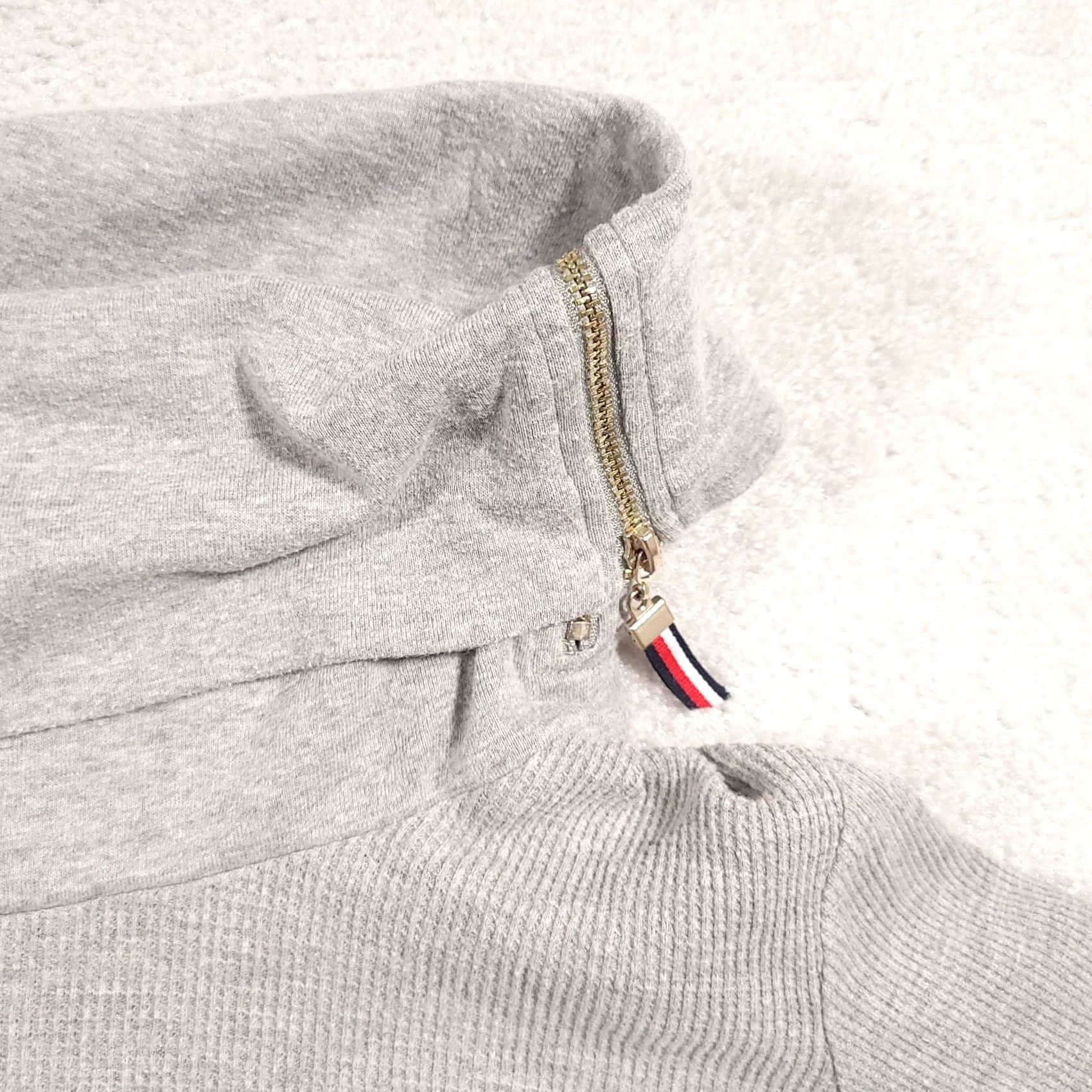 Tommy Hilfiger Tommy Hilfiger Womens Gray M Cowl Neck Waffle Pullover Top Zip Neck Blouse 90s Size M / US 6-8 / IT 42-44 - 3 Thumbnail