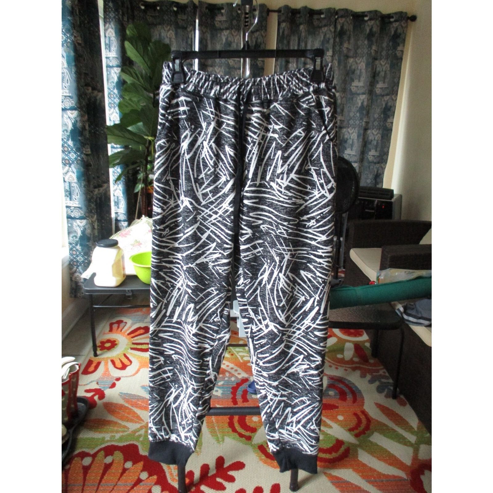 Other LuLaRoe Jax Small NWOT Black Gray White Joggers Sweatpants Size 28" / US 6 / IT 42 - 2 Thumbnail