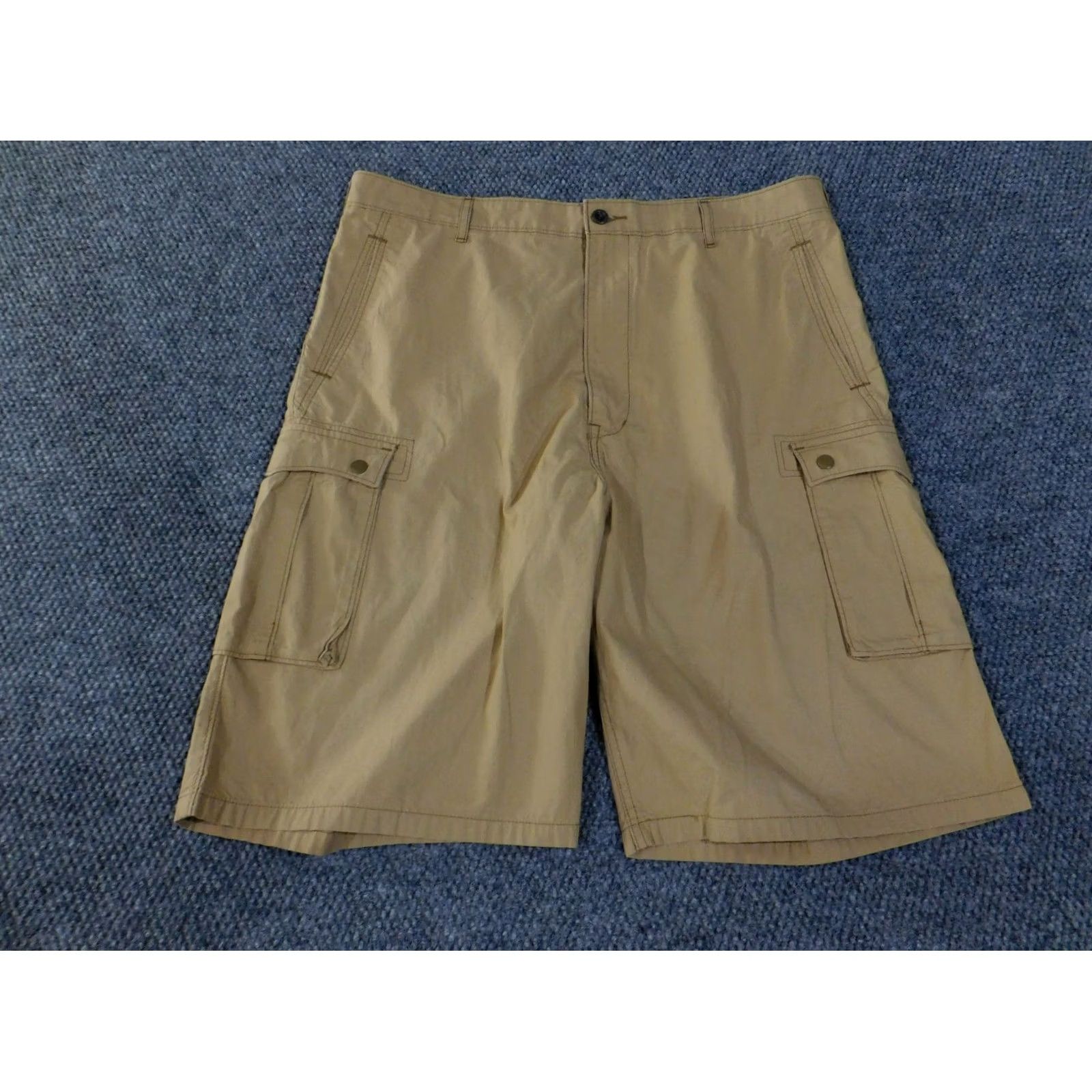Levi's Levi's Cargo Shorts Mens 40 Khaki Utility Pockets Beige Cotton Spandex Regular Inseam 10in Summer Casual Storage Pockets Vintage No Mens Size US 40 / EU 56 - 3 Thumbnail
