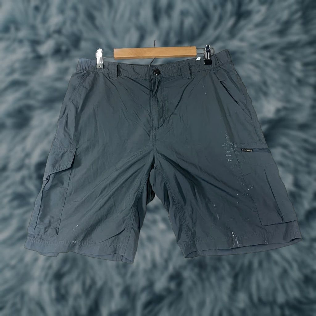 Vintage Columbia Shorts Omni-Shade Cargo Sun Protection Gray Men's Size 34 See All Pics Size US 34 / EU 50 - 1 Thumbnail