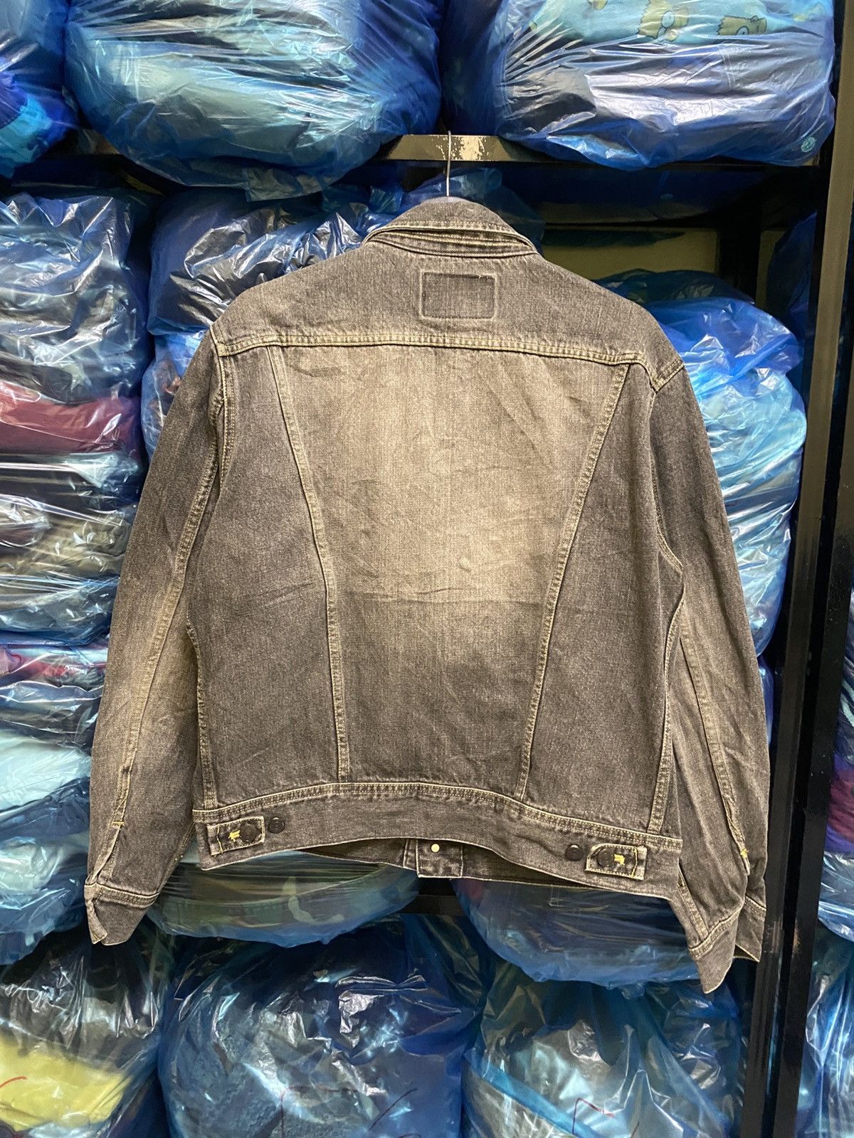 Vintage VINTAGE WASHED DENIM GREY TRUCKER JACKET Size US L / EU 52-54 / 3 - 5 Thumbnail