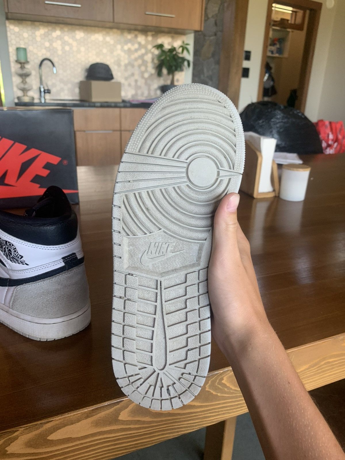 Jordan Brand × Nike Jordan 1 retro high OG bleached coral Size US 9 / EU 42 - 5 Thumbnail