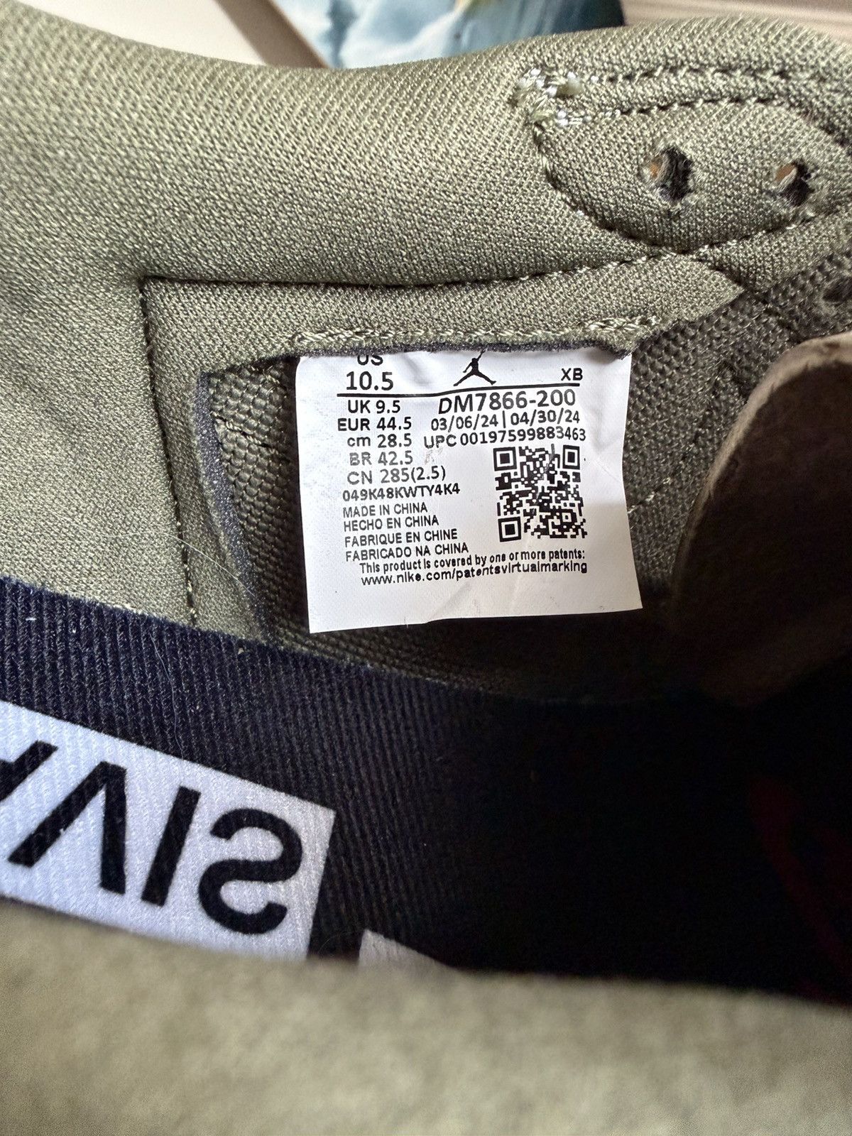 Travis Scott Jordan 1 Retro Low OG Travis Scott Medium Olive Sz 10 DS Size US 10 / EU 43 - 6 Thumbnail