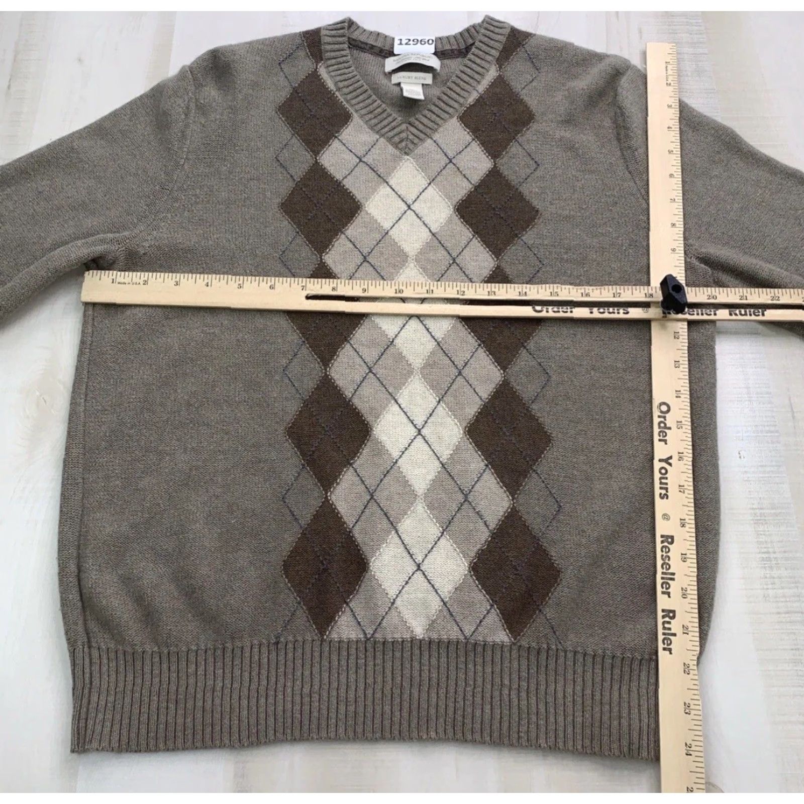 Banana Republic VINTAGE Banana Republic Luxury Blend Cashmere Angora Cotton Blend Argyle Sweater M Beige Pullover Knit V-Neck Long Sleeve Mens RAGGED? Size US M / EU 48-50 / 2 - 4 Thumbnail